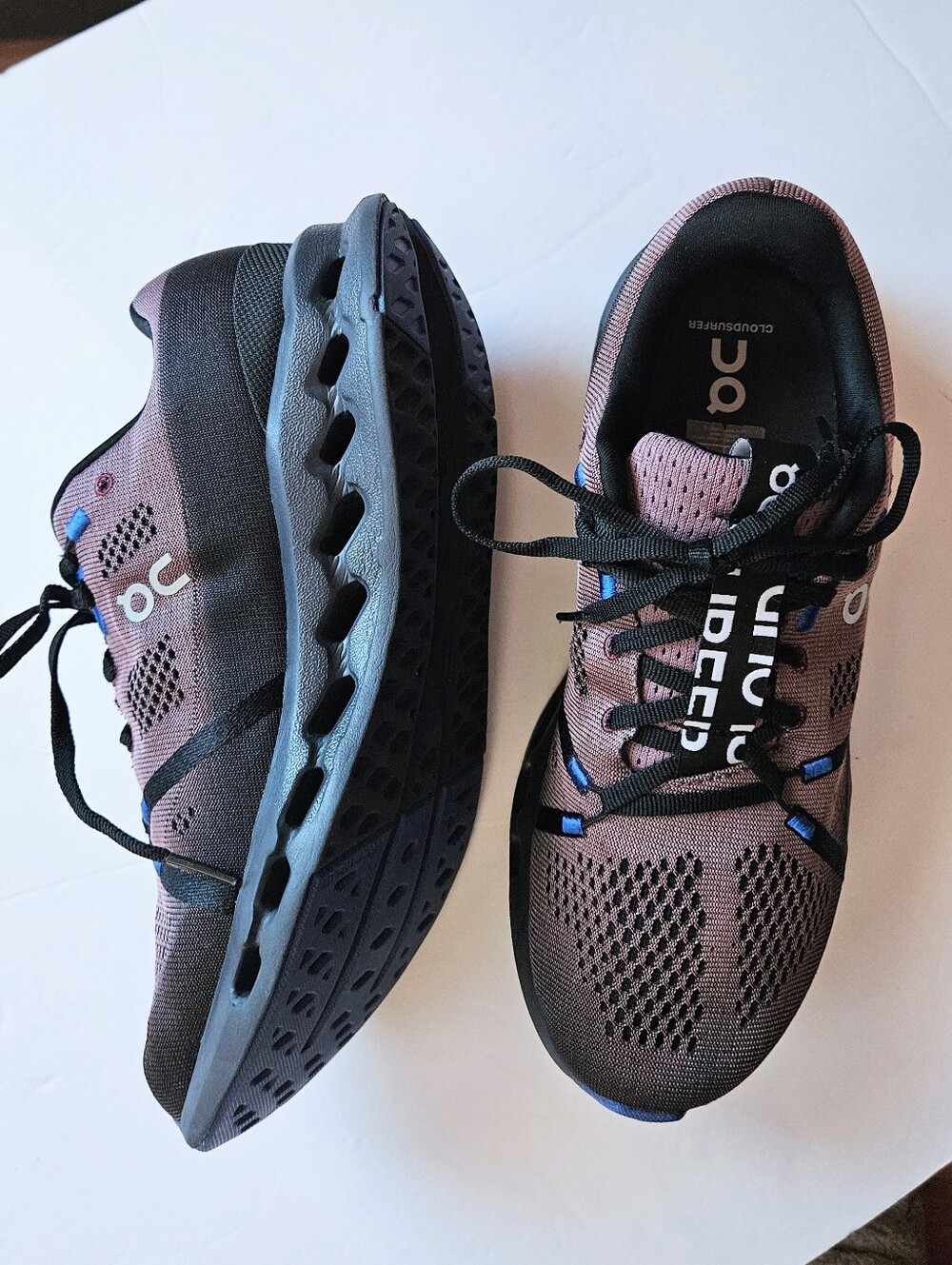 Men's On Cloudsurfer Running Shoe  Size 9M - Picture 2 of 9